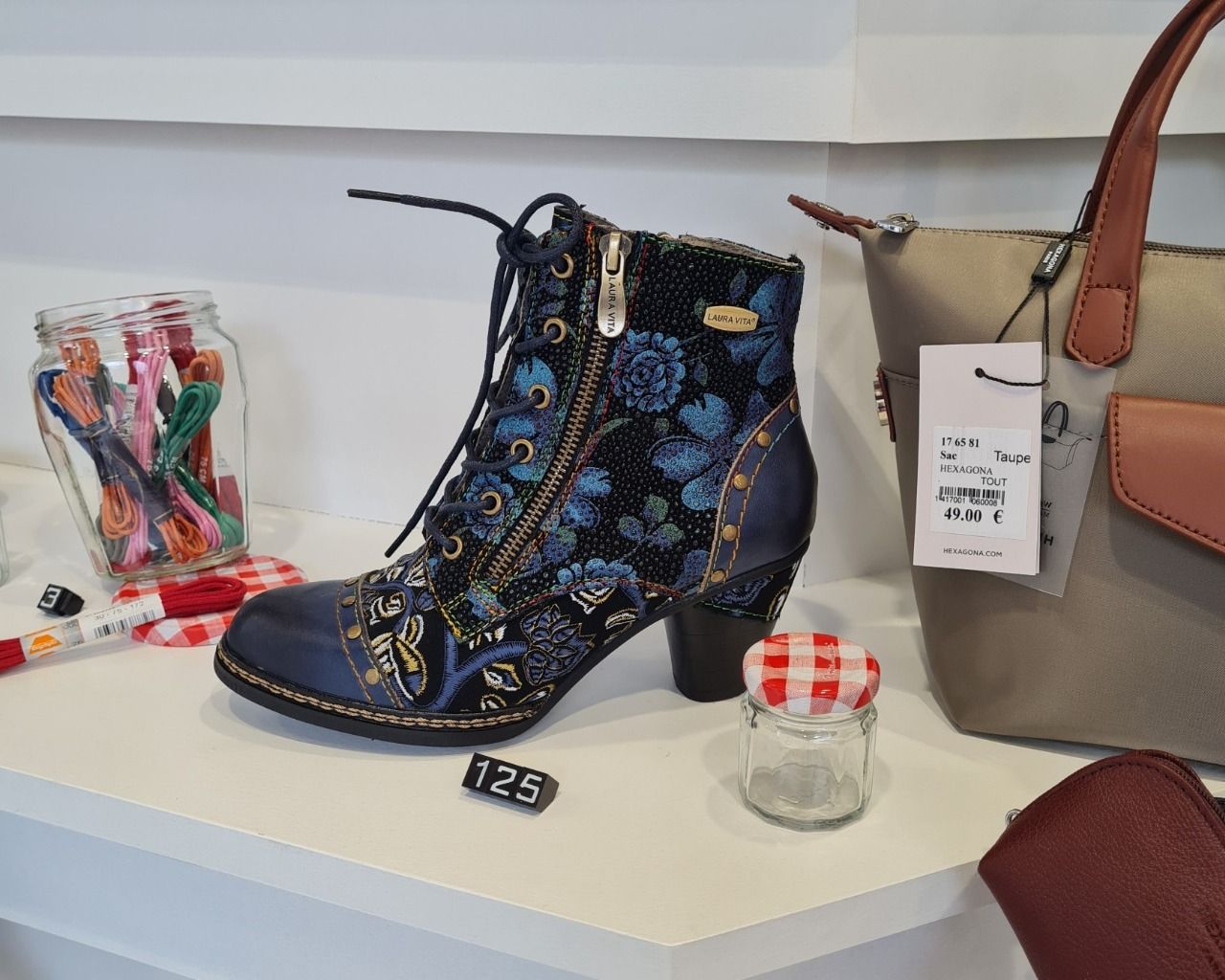 vitrine_talonpourpre_sept_25_-11-.jpg