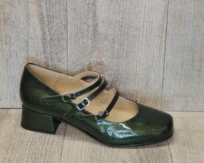 Folie's_710_Vert